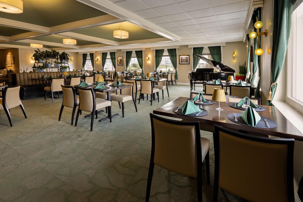 Penn Harris Hotel, Trademark Collection by Wyndham 33/46