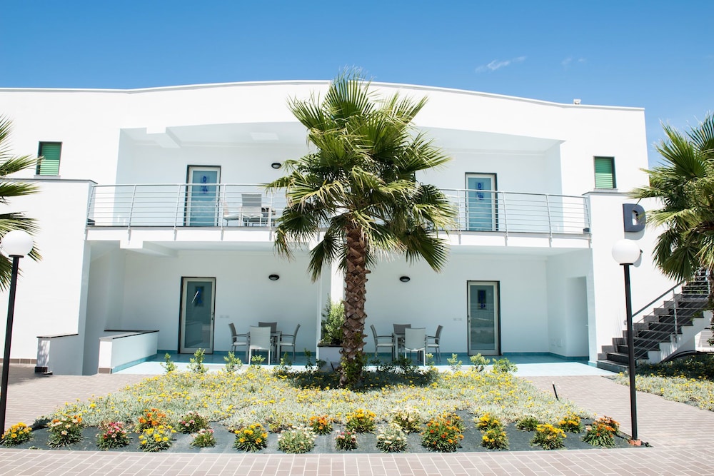 Medea Beach Resort 1/50