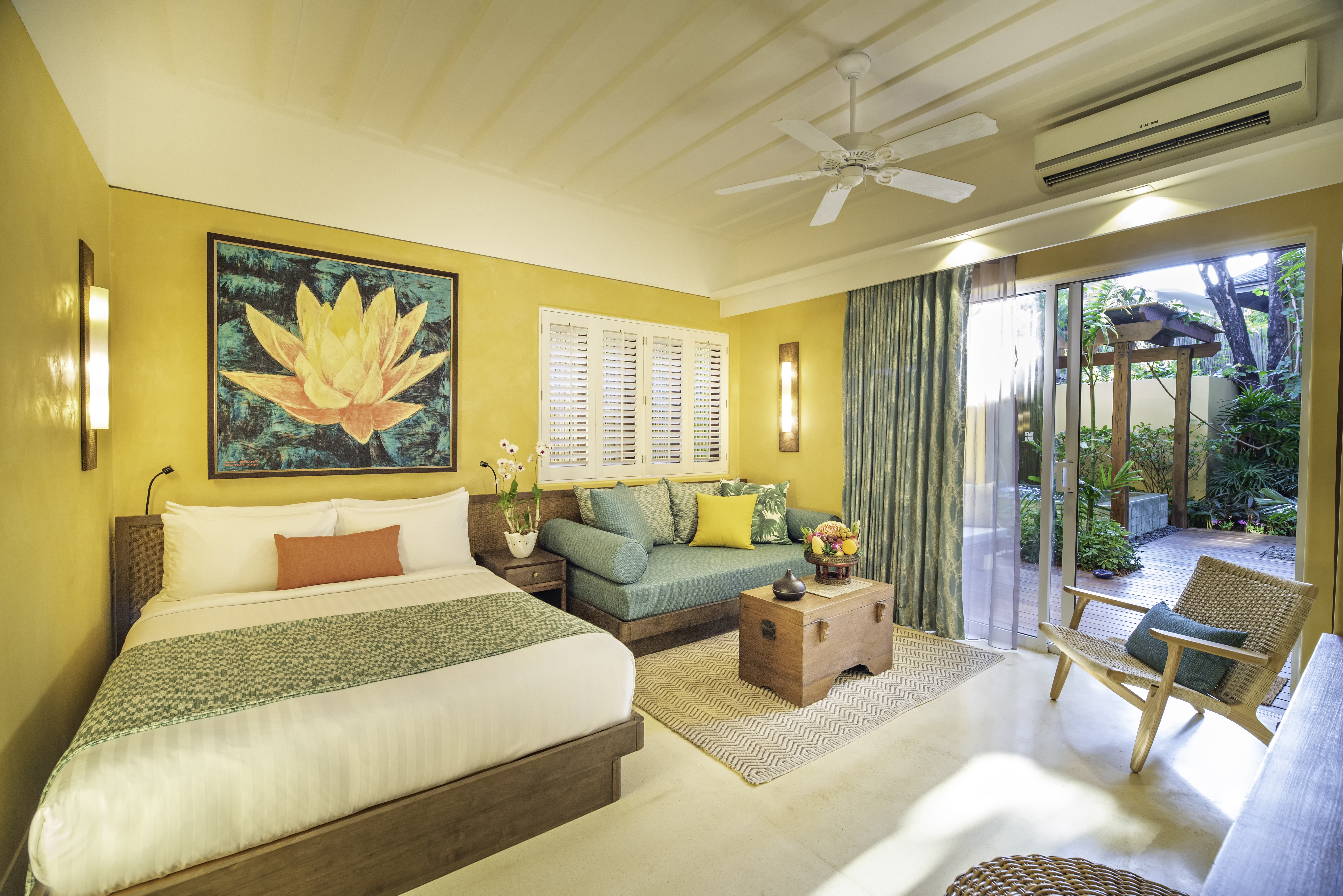Boutique, Pool, Retreat