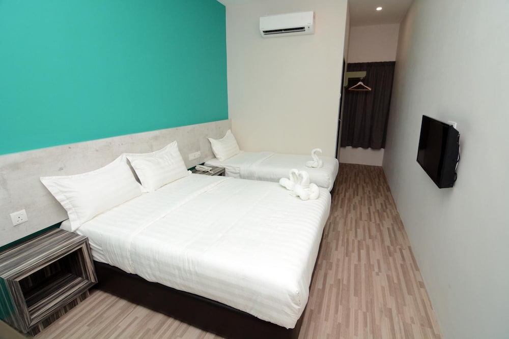 Eco Garden Hotel 18/36