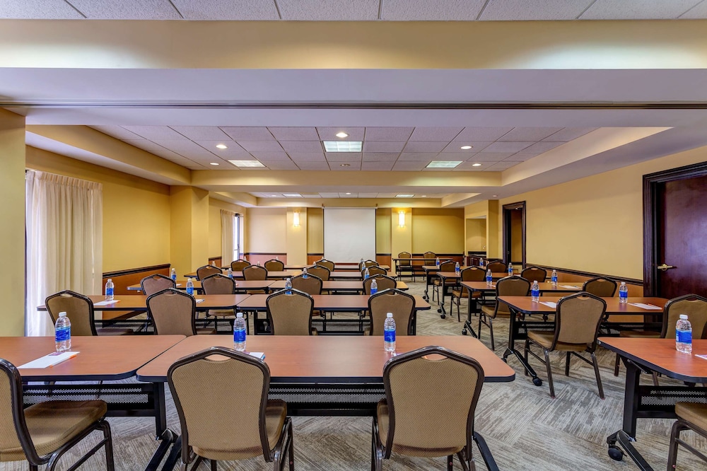 Hyatt Place Tempe/Phoenix Airport 44/54