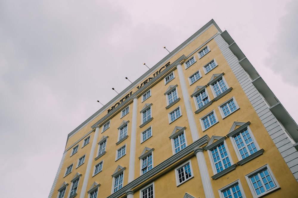 Venice Hotel 2/16