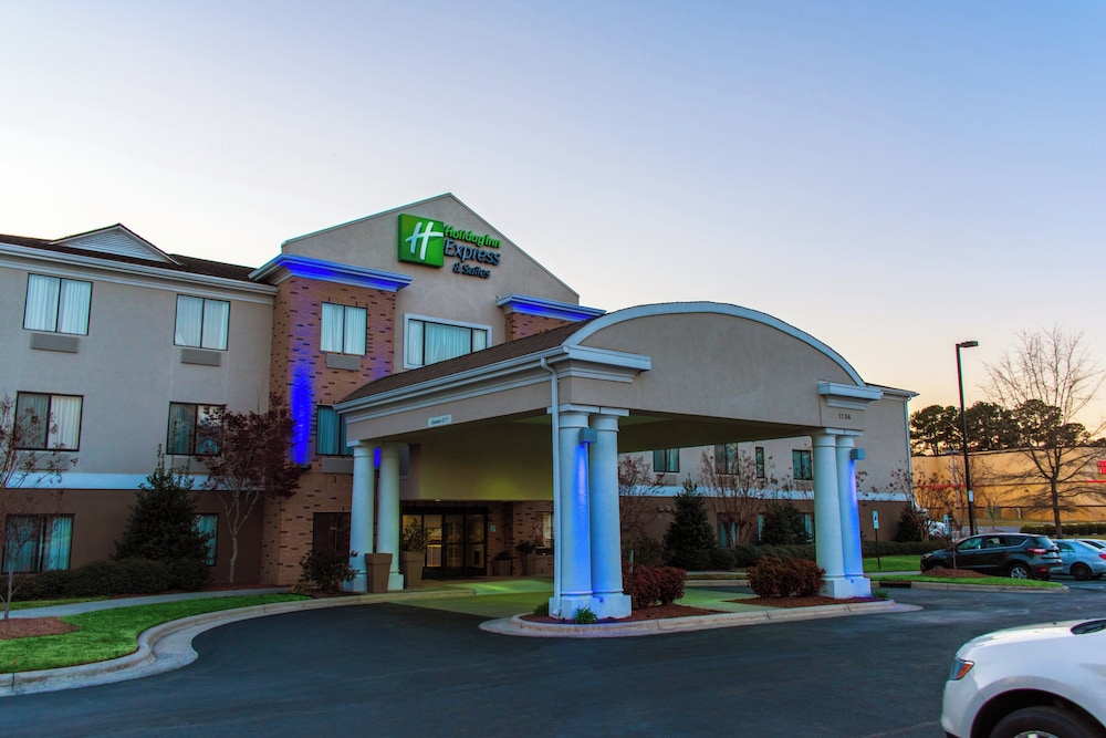 Holiday Inn Express Hotel And Suites Kinston 65/72