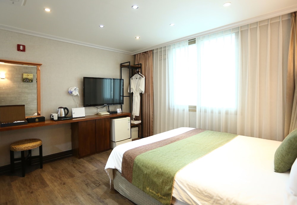 Tongyeong Anchovy Tourist Hotel 15/36