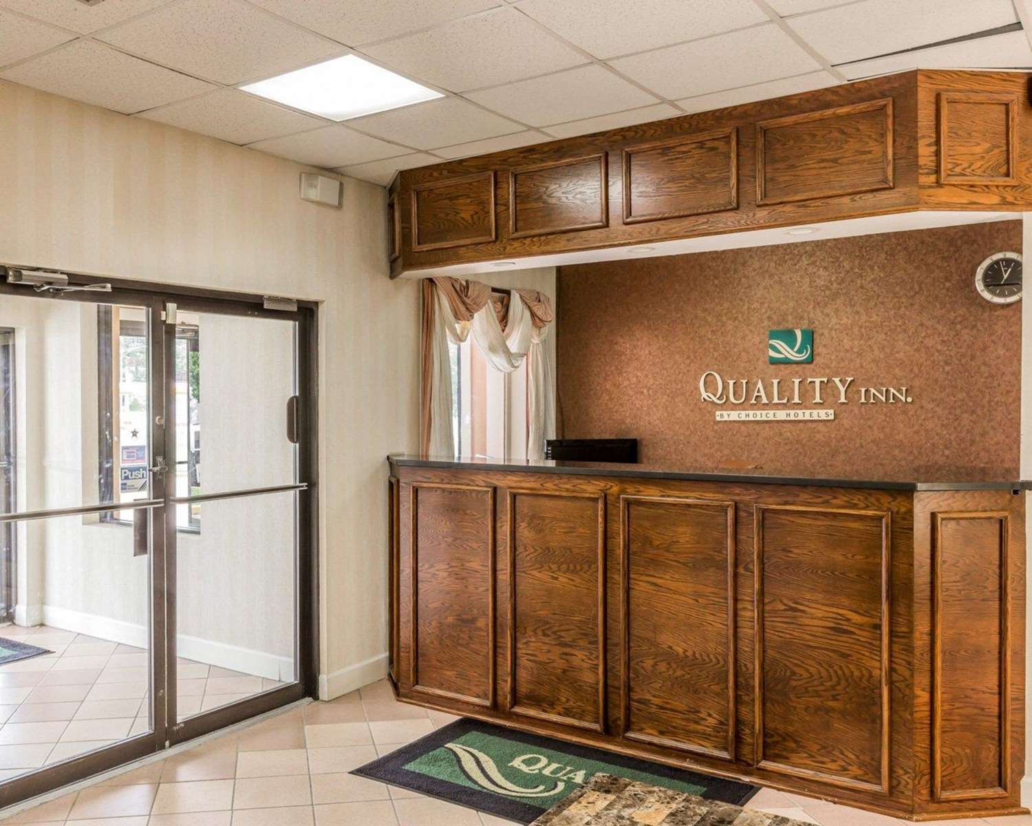 Quality Inn Pell City I-20 exit 158 7/37