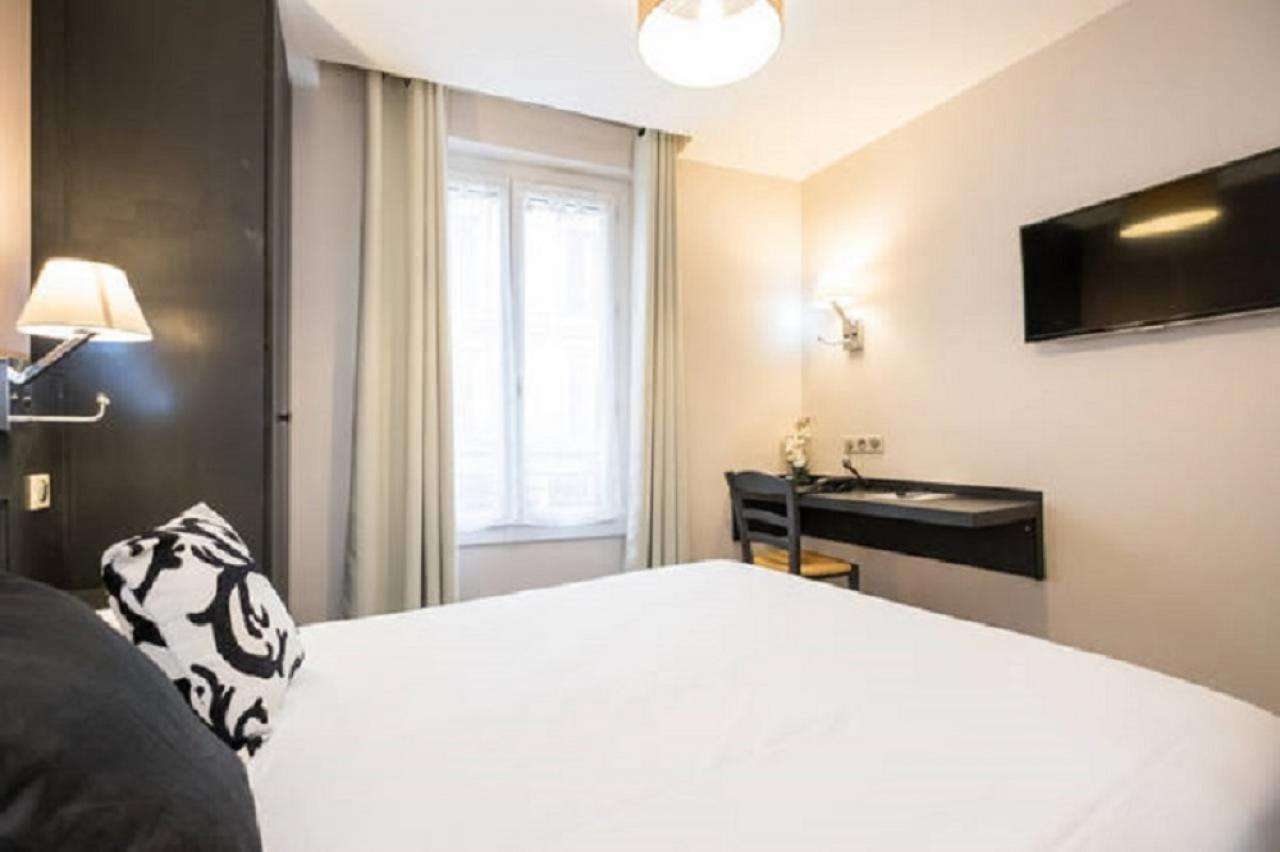 Private, Double Bed، HOTEL BONSEJOUR MONTMARTRE 4/5