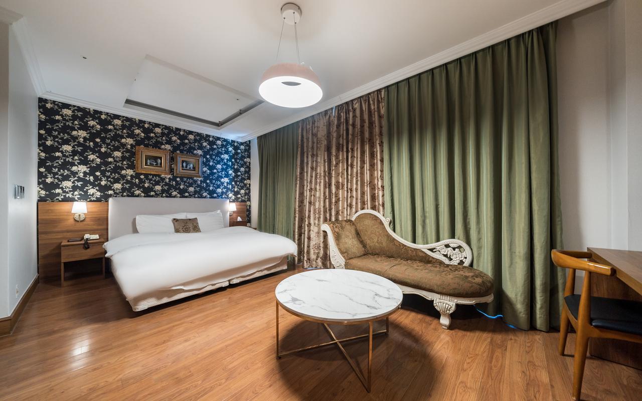 Standard, King Bed