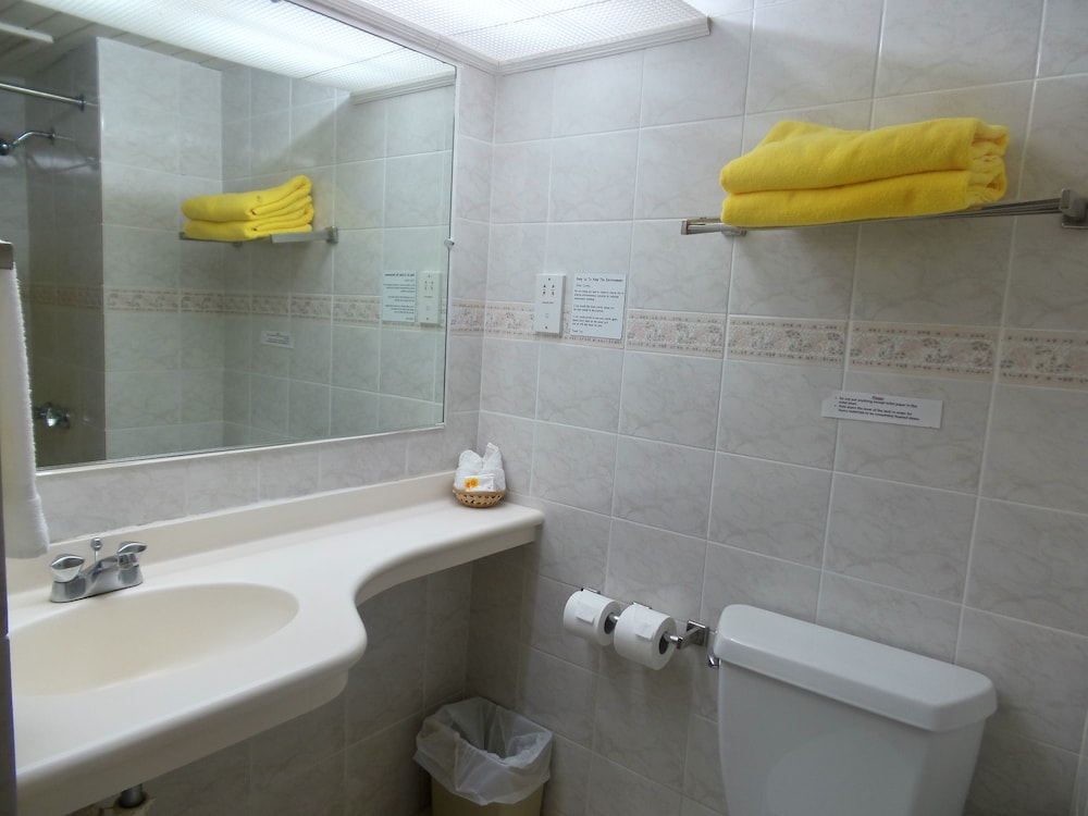 Allamanda Beach Resort 45/47