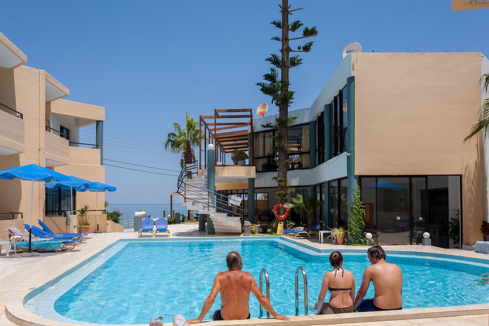 Akasti Hotel 34/39