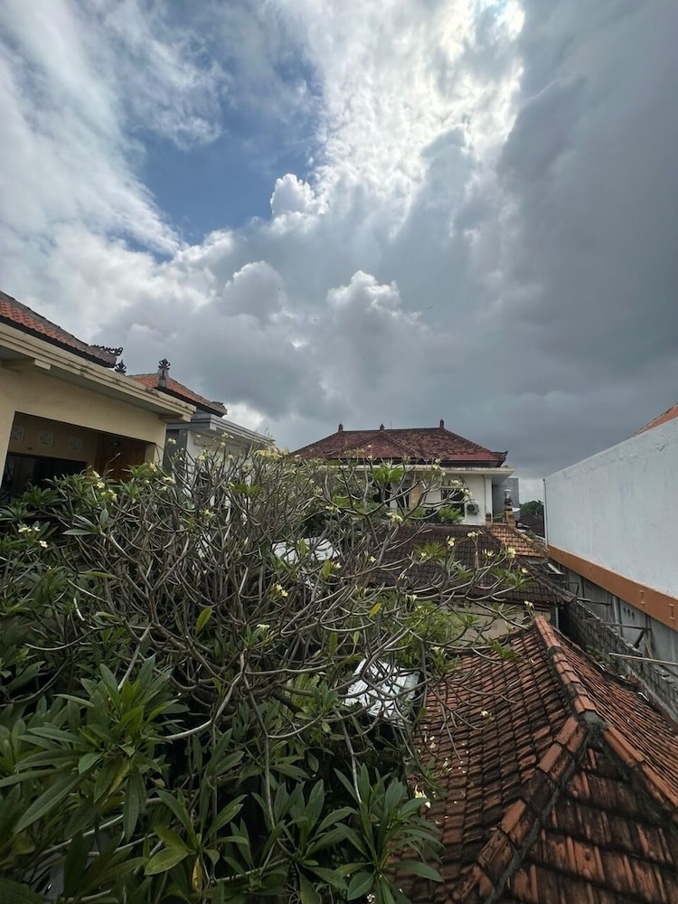 Sari Buana Bed Breakfast 56/62