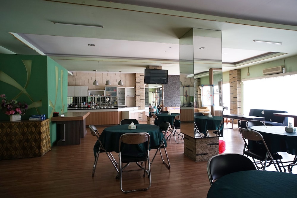 OYO 2015 Bandara Hotel Balikpapan 38/46