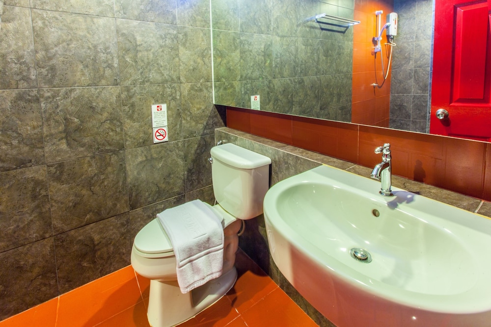 Gallery Lake View Hotel 56/64