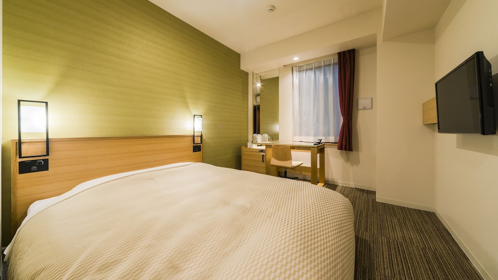 SUPERIOR, QUEEN BED