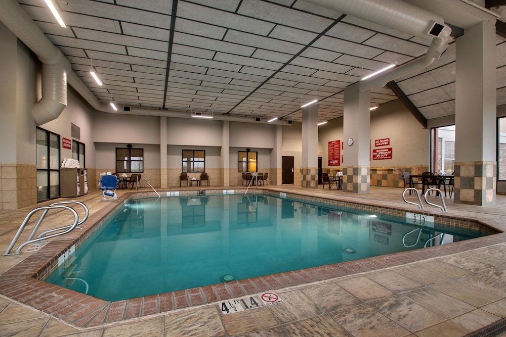 Drury Inn and Suites Albuquerque North 26/50