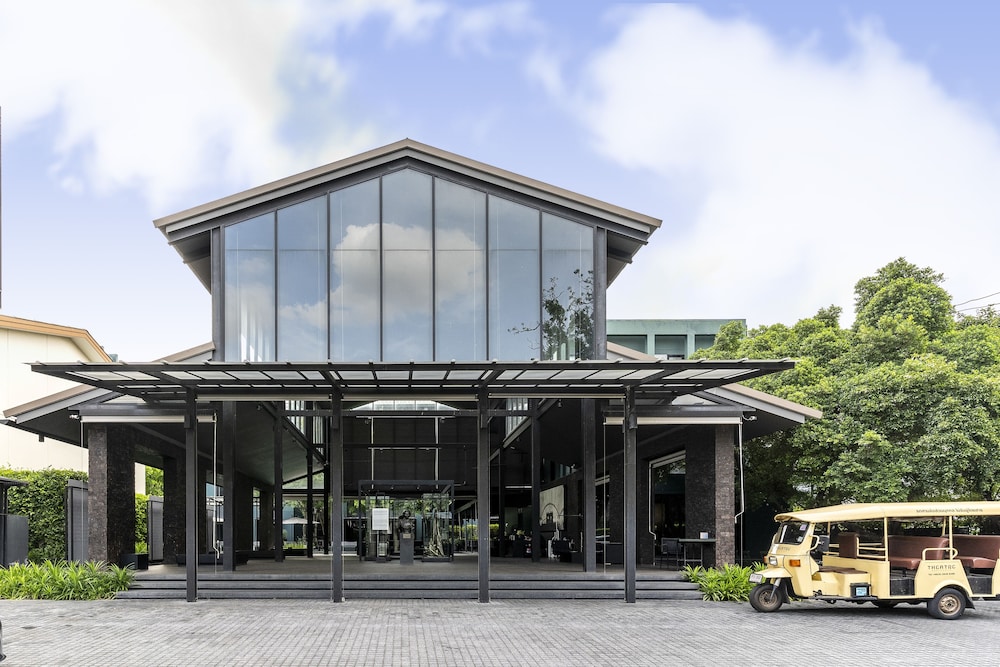 Theatre Residence in BANGKOK