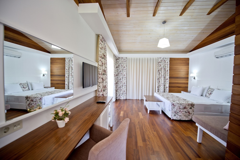 Cirali Hera Hotel 72/86