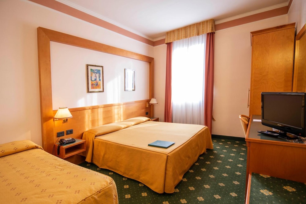 Hotel Estense 25/40