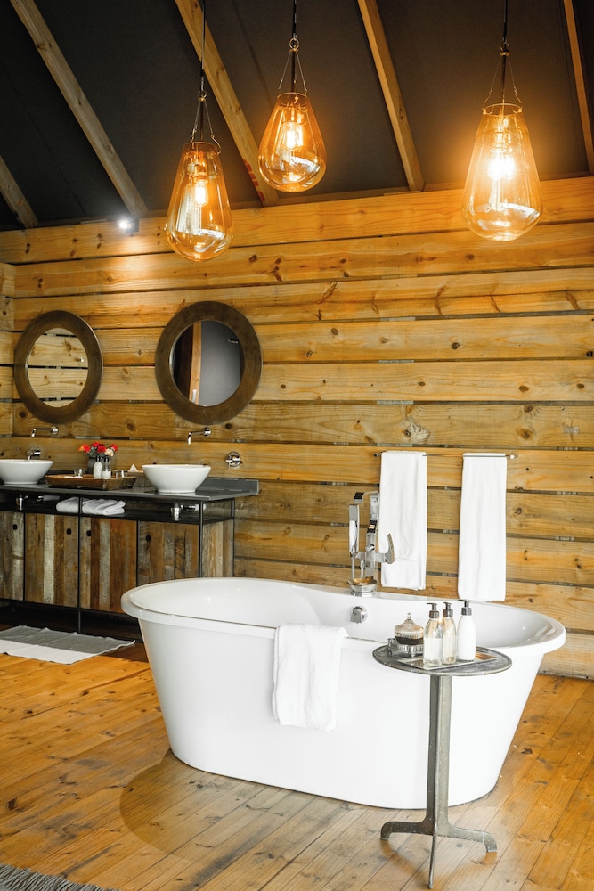 Summerfields Rose Retreat Spa 30/50
