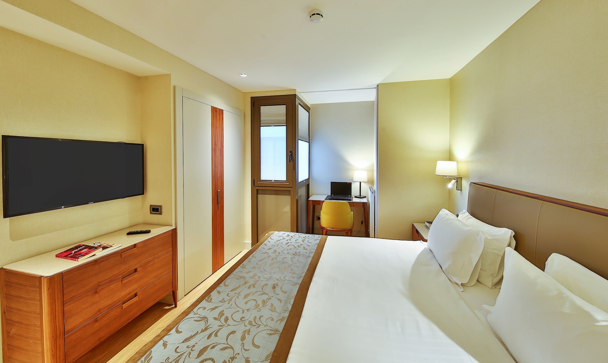 2 BEDROOMS, SUPERIOR, SUITE