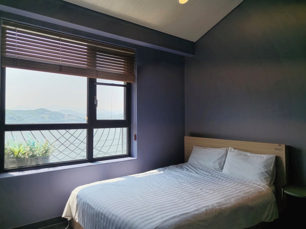 Deluxe, Queen Bed, New Building