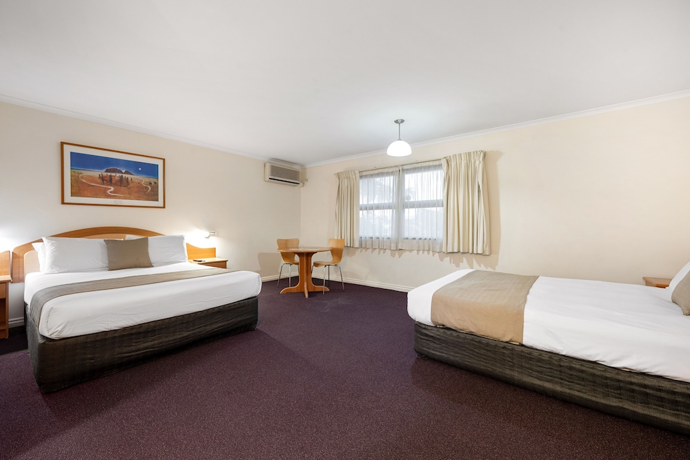 DELUXE, 2 QUEEN BEDS