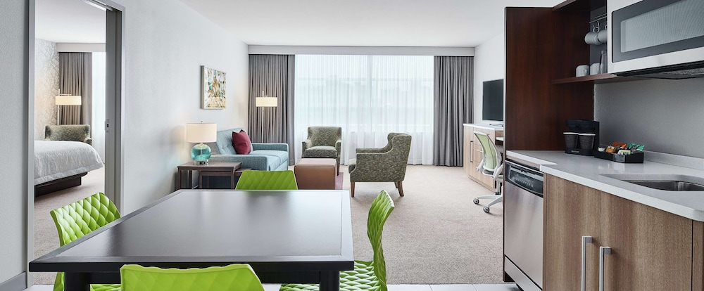 Home2 Suites By Hilton Chicago Mccormick Place Il 50/73