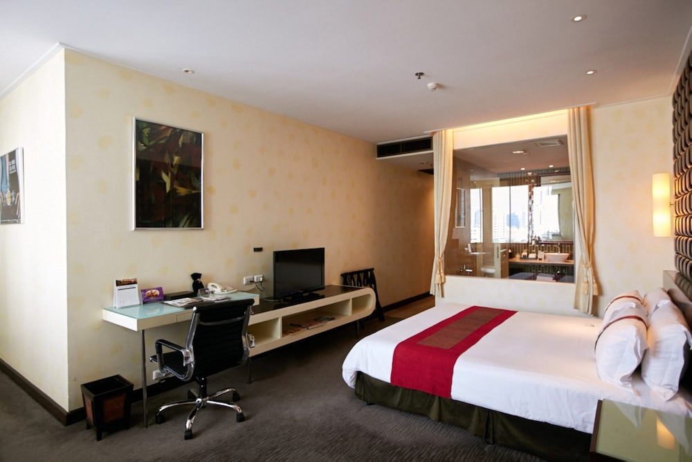 The Davis Bangkok 24/80
