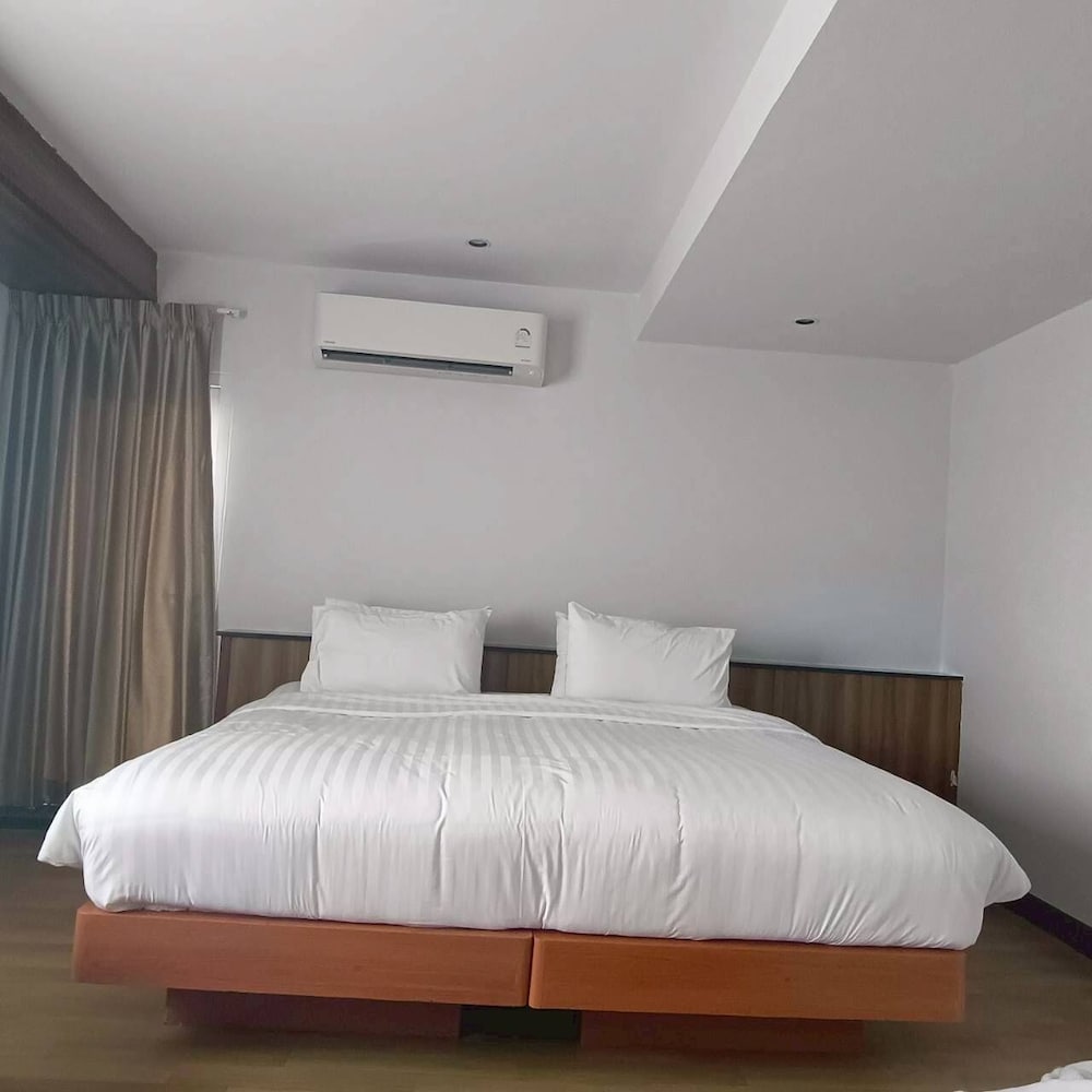 Premier, Deluxe, King Bed