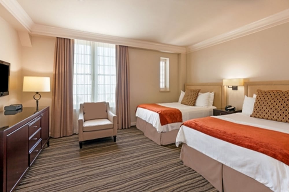Grand Galvez Resort, Autograph Collection 18/62