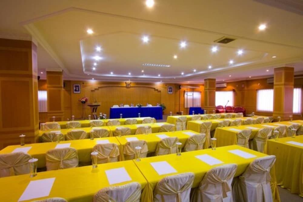 Pelangi Hotel 45/51
