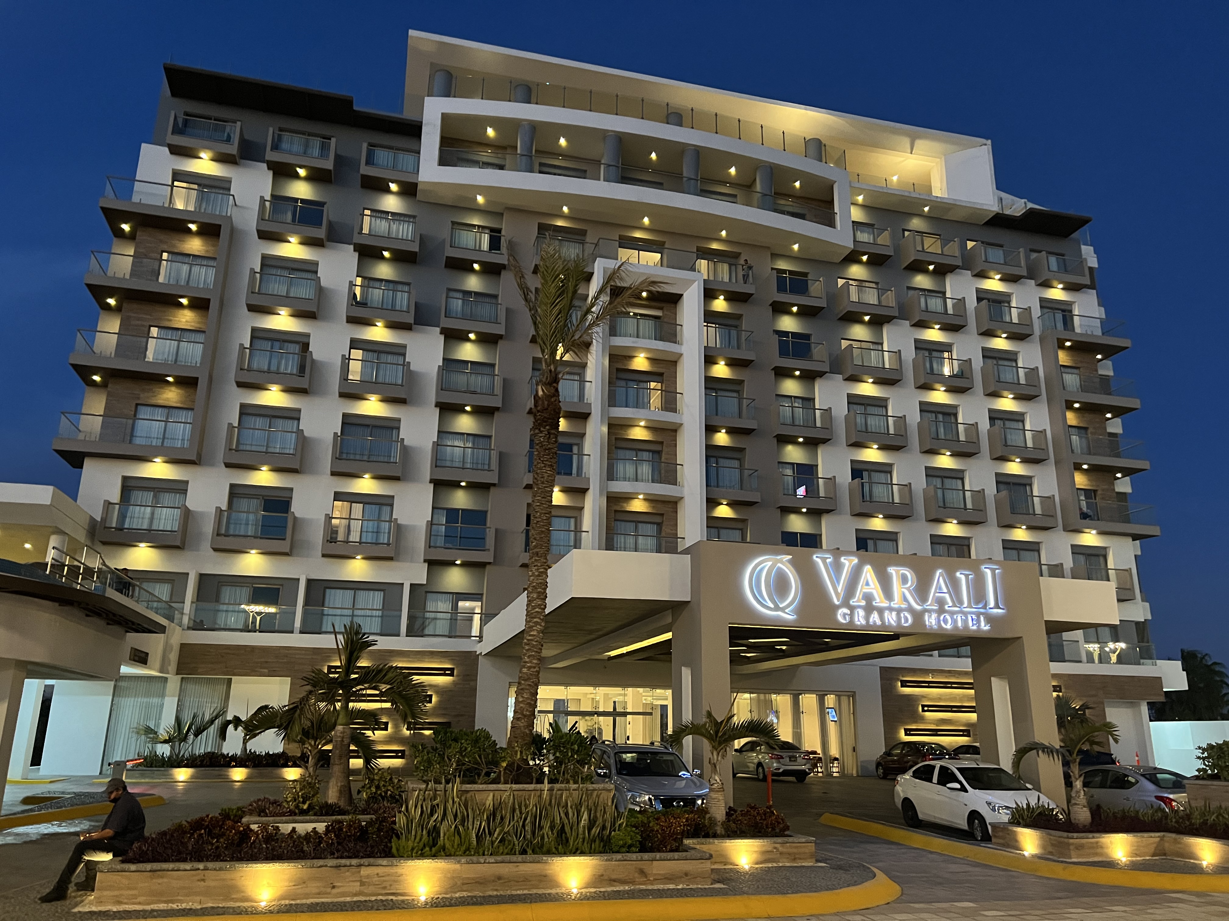 Varali Grand Hotel 2/33
