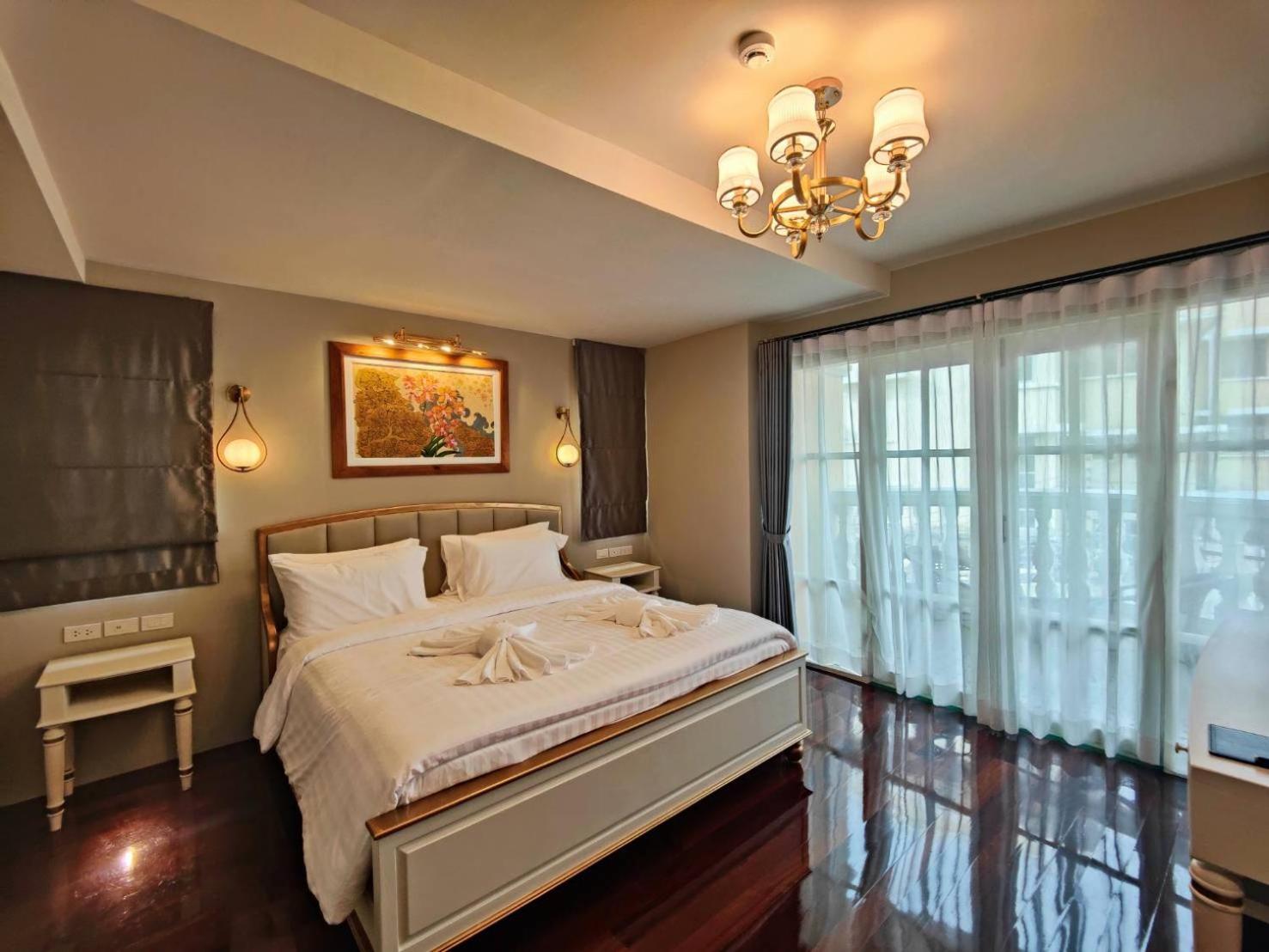Siri Grand Bangkok Hotel 16/50