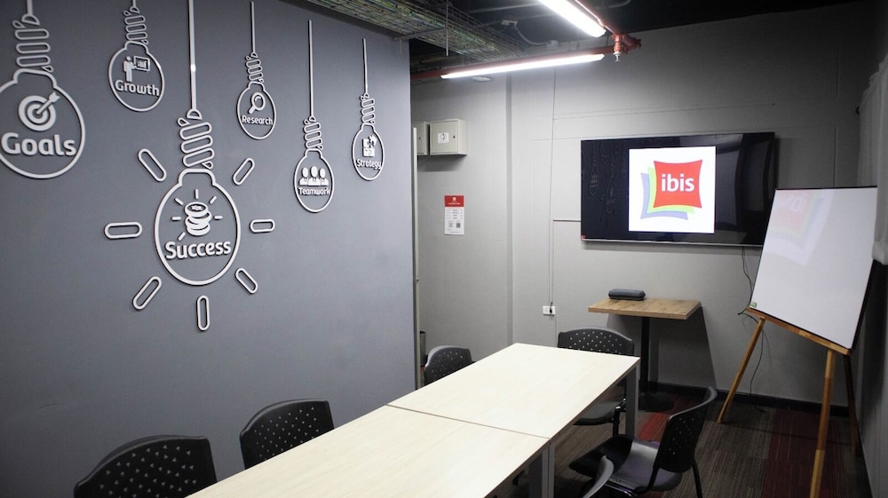 Ibis Cucuta 68/75
