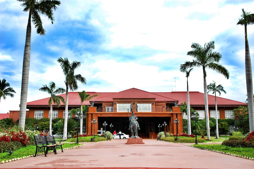 Fort Ilocandia Resort Hotel 2/50