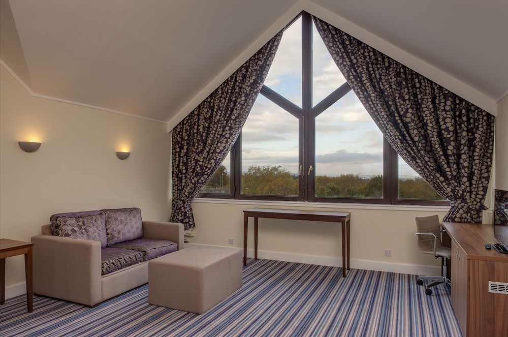 Holiday Inn Glasgow East Kilbride 52/71