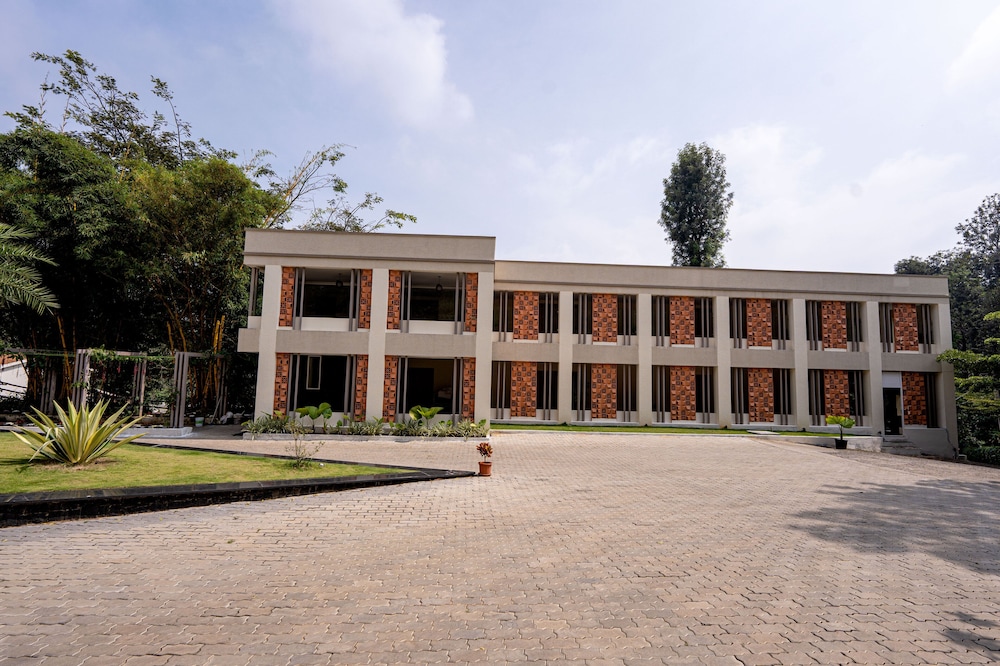 TGI STAR Holidays Yercaud 3/48