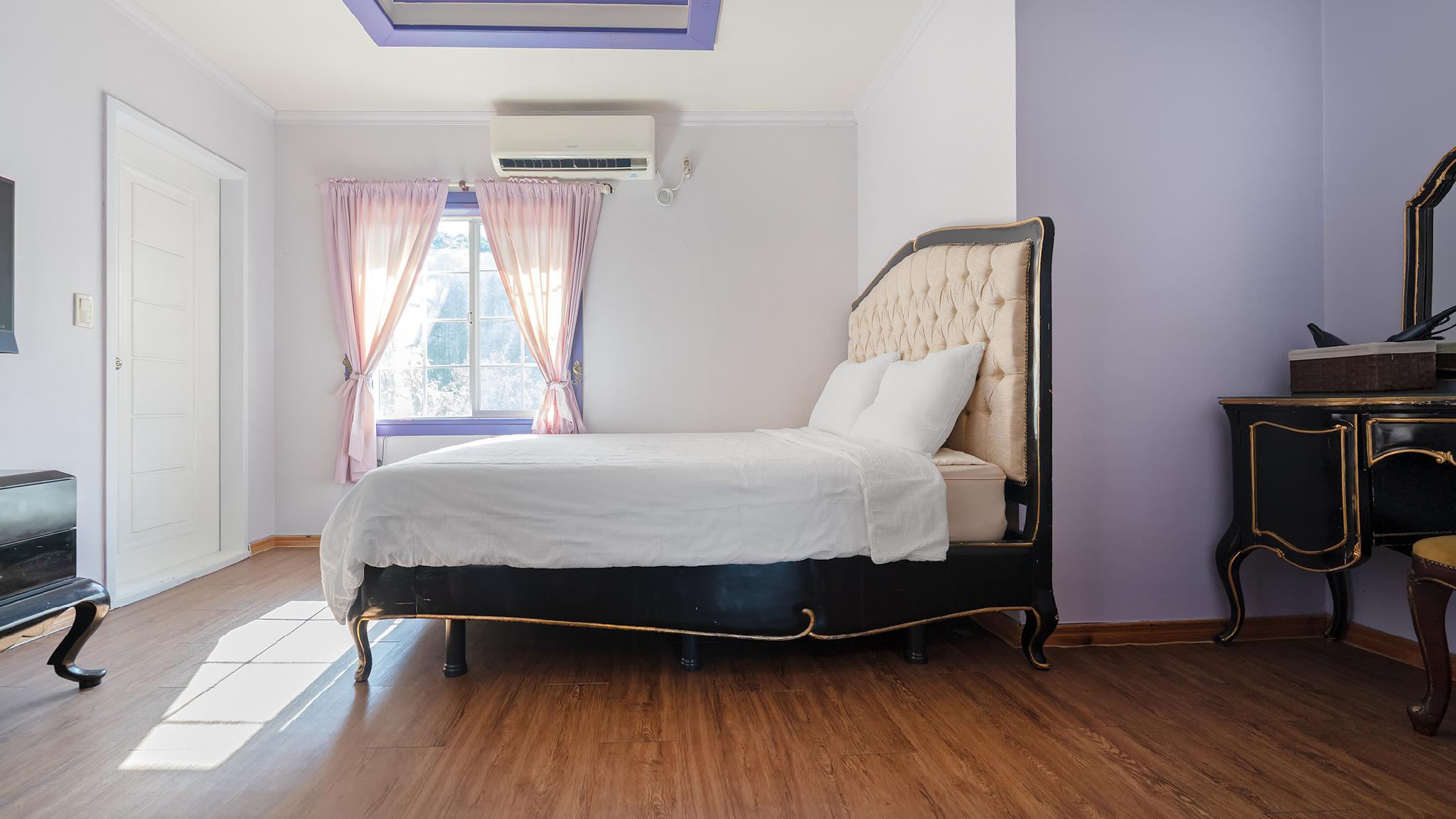 French, Village, French Bed