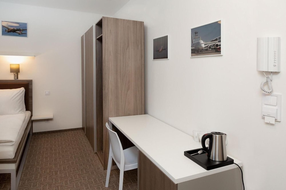 Sky Hotel Prague 6/28