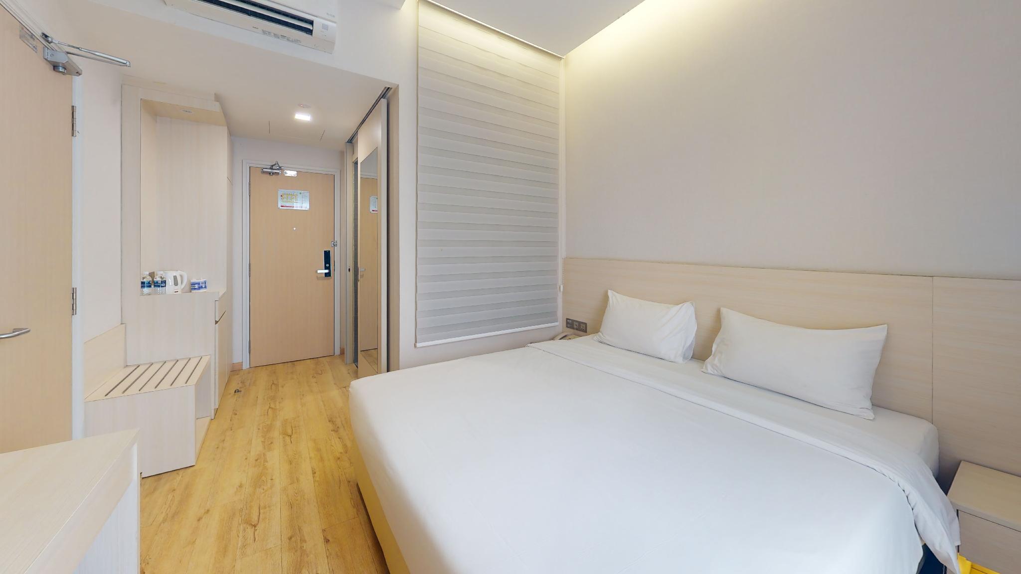 Executive, Suite