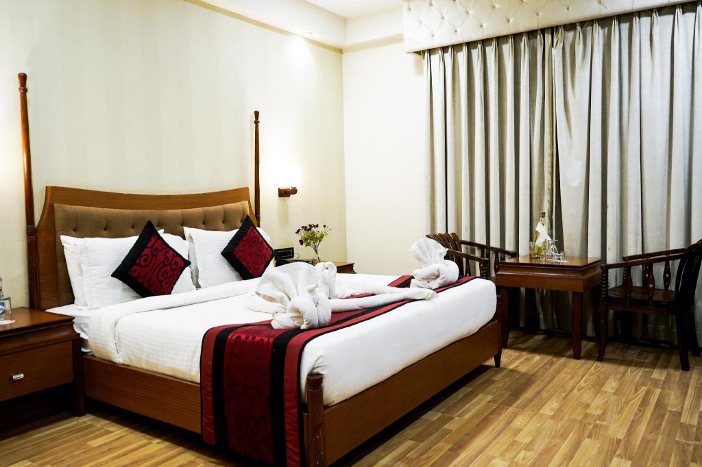 HOTEL ADITYAZ 12/41