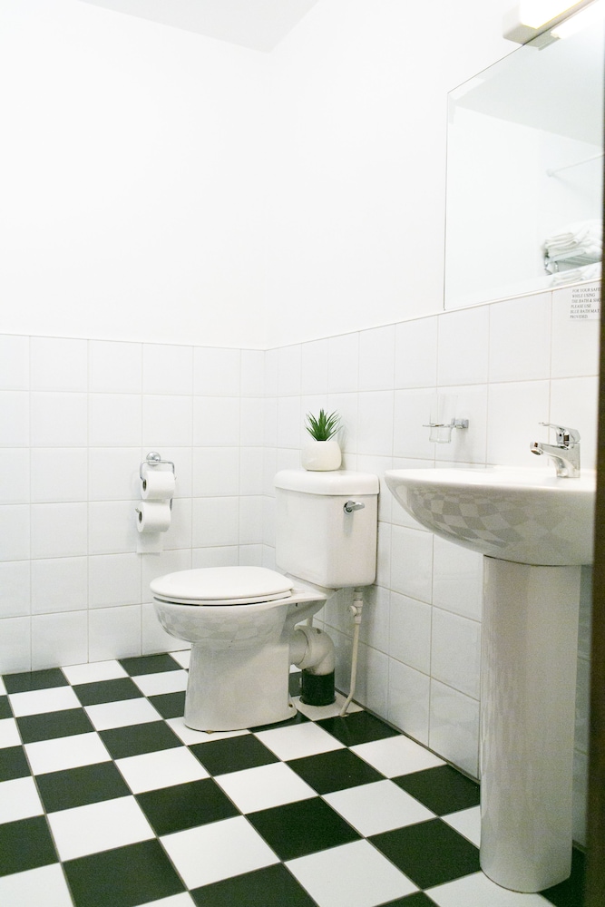 Camden Deluxe Hotel 37/56