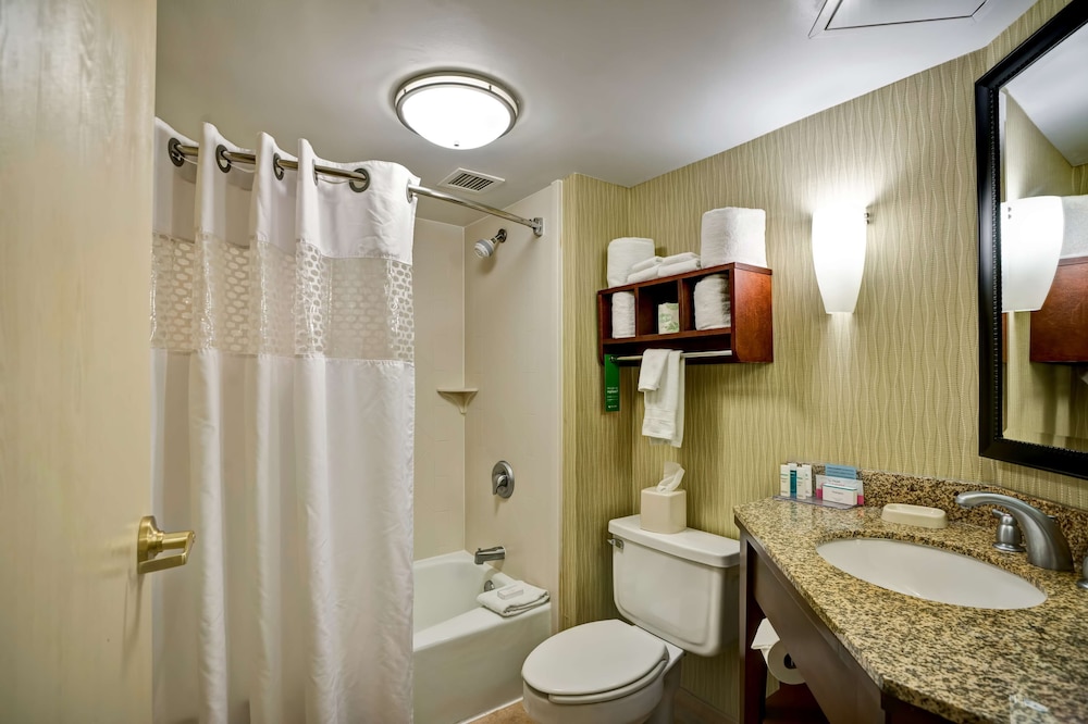 Hampton Inn Fairmont Wv 15/61