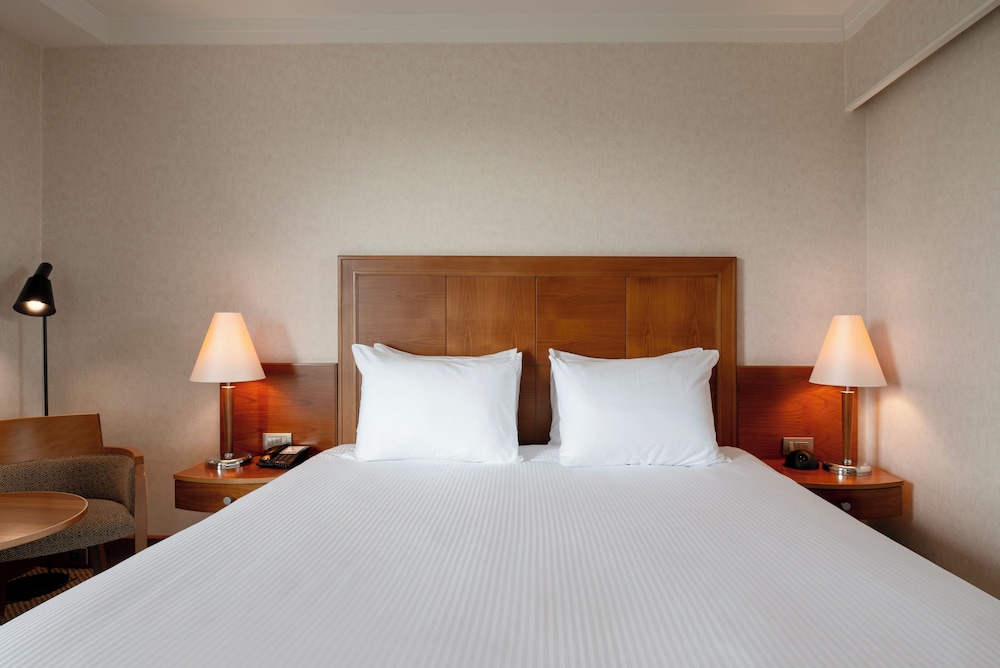 غرفة بريميوم بسرير كينج بإطلالة على المتنزه، Crowne Plaza Brussels Airport 5/9