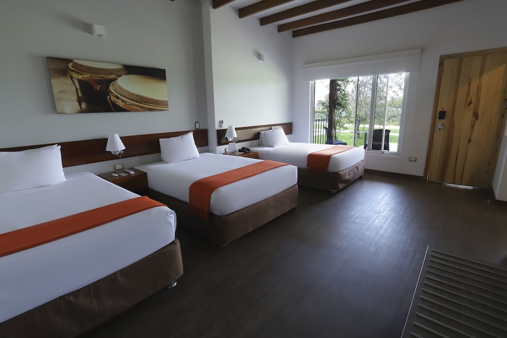 CASA ANDINA STANDARD CHINCHA 30/69