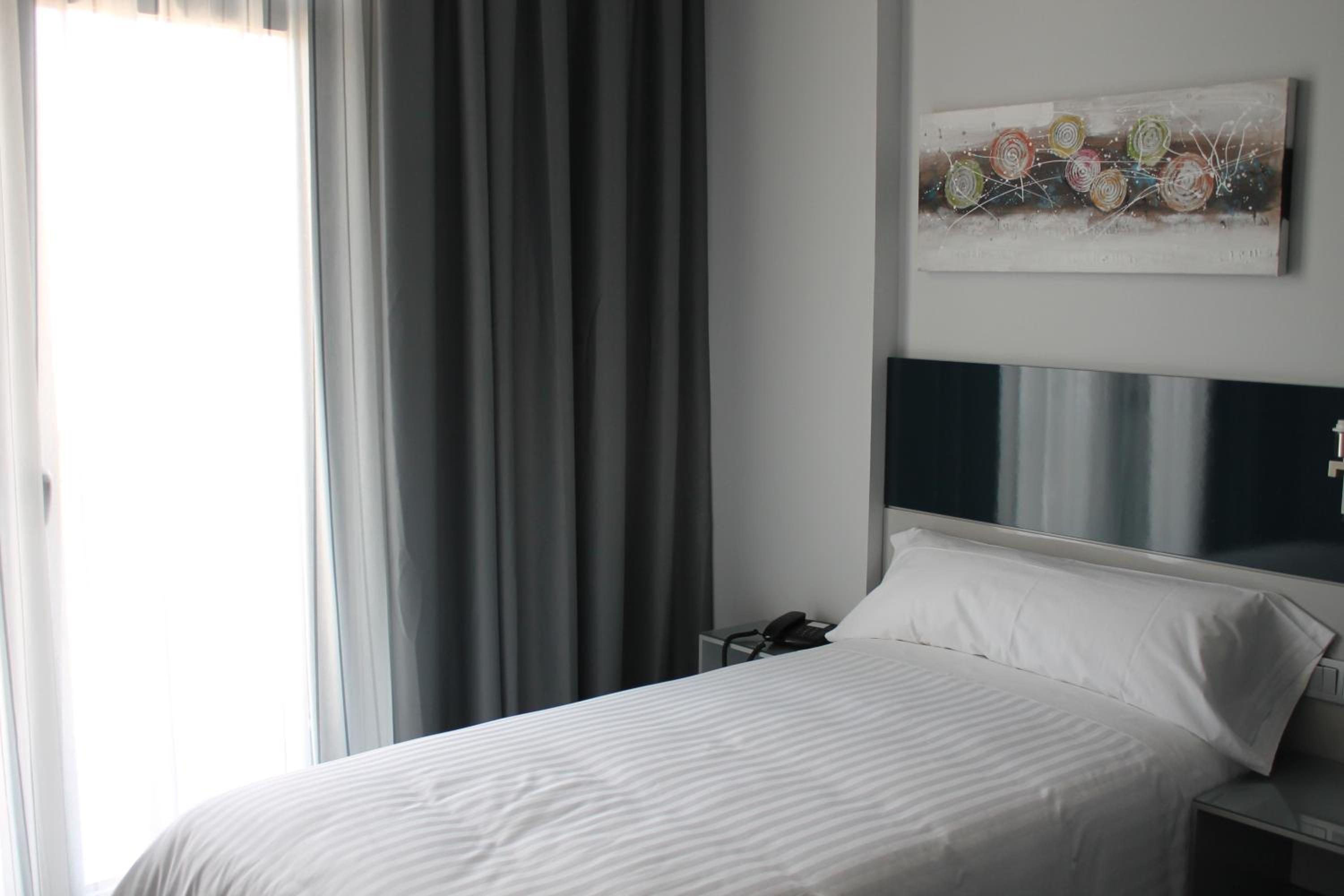 Room, Double Bed, Accessible