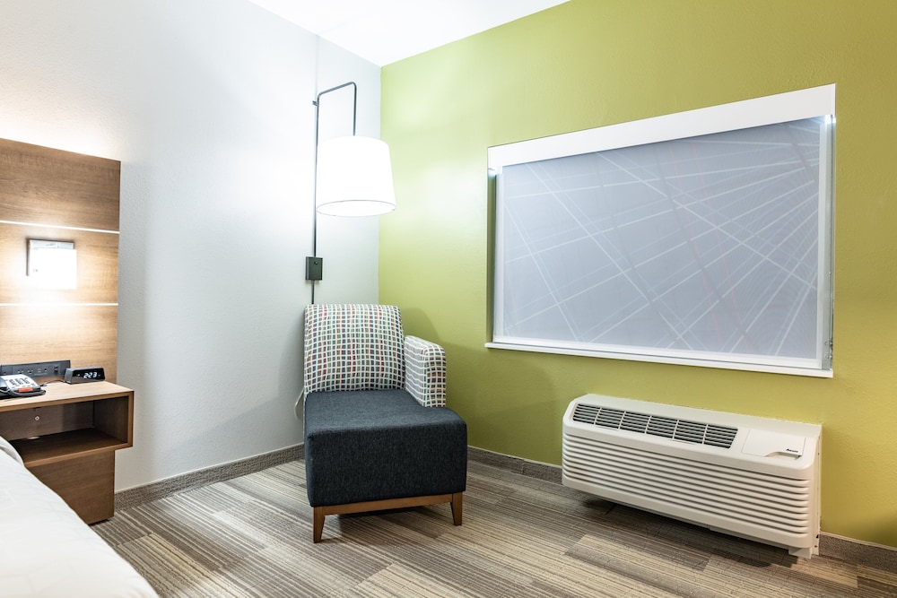 Holiday Inn Express And Suites Moundsville 46/61