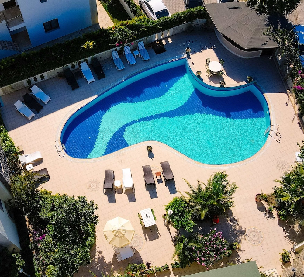 Bella Garden Boutique Hotel 67/83