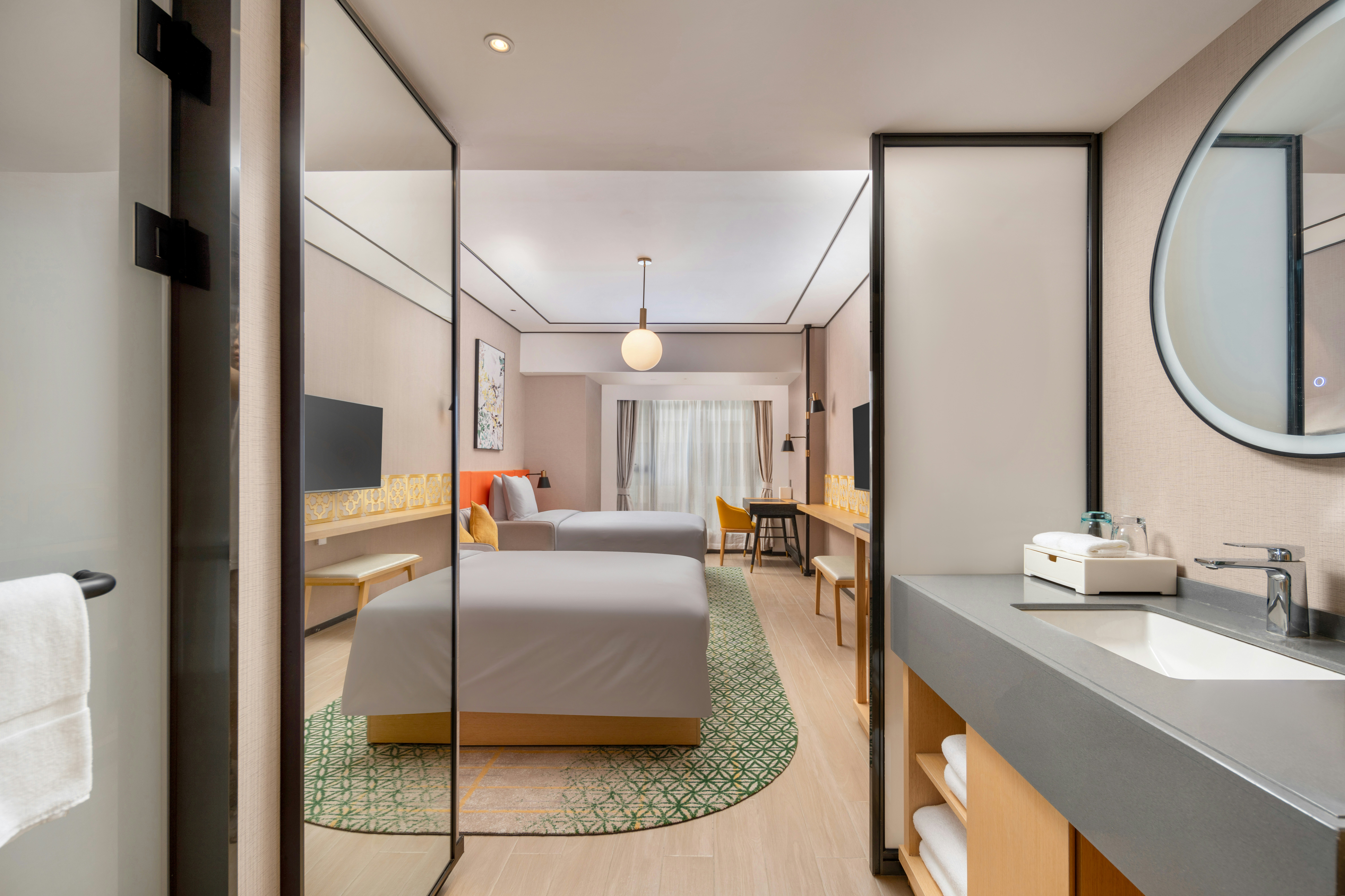 DELUXE, TWIN BEDS