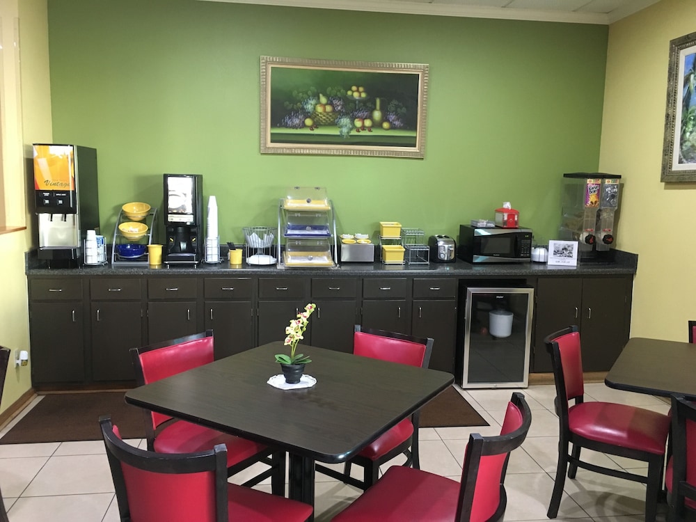 American Inn Pontotoc 28/46