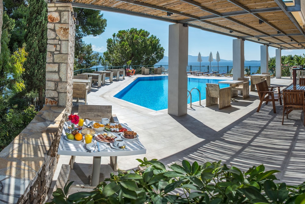 ALIKI HOTEL 12/76